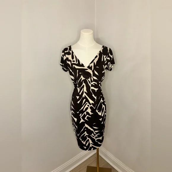 Diane Von Furstenberg Vintage Brown & Ivory Silk Abstract Dress Size 8. - Picture 1 of 10